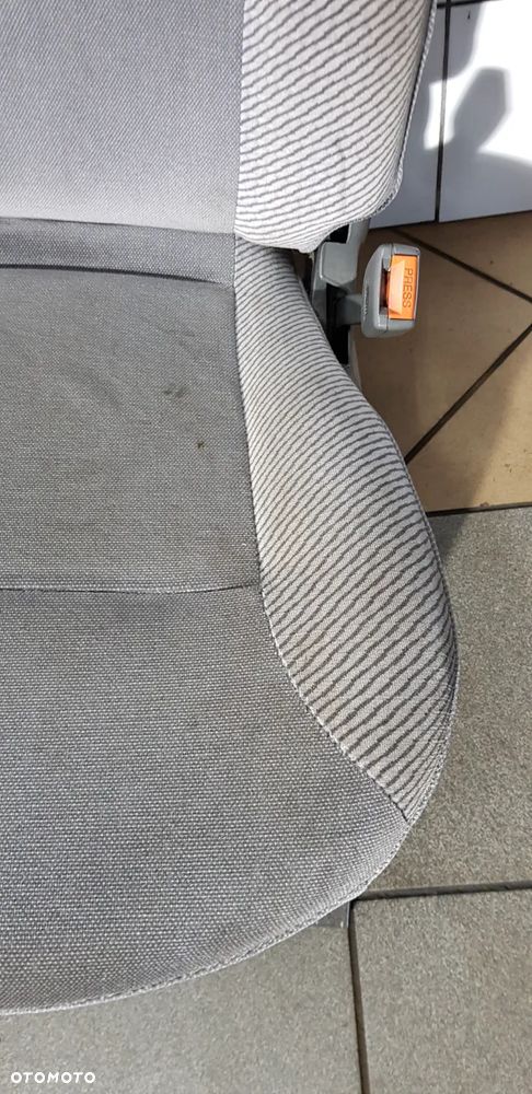 Ford Maverick Terrano II Fotel Prawy Przód - 2