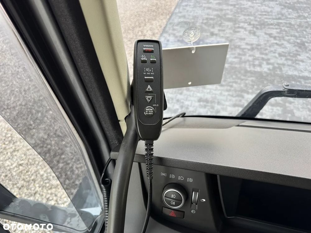 Volvo FH 500 /6X4 /BEZ I-SAVE/PODNOSZONA OŚ/REGULOWANE SIODŁO/CAŁE NA PODUCHACH/ RETARDER / Z NIEMIEC - 36