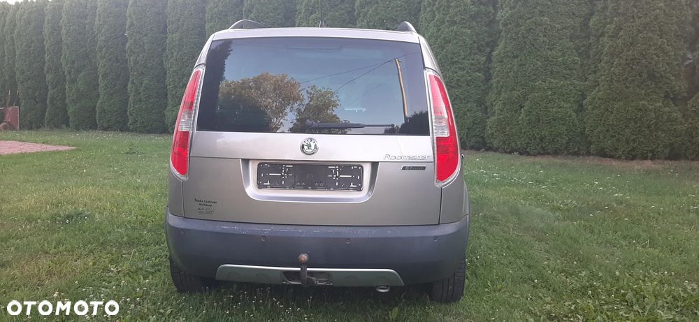 Skoda Roomster 1.6 16V Scout PLUS EDITION - 12