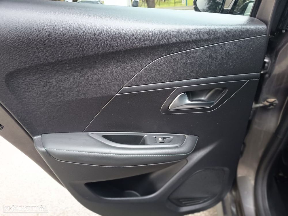 Peugeot 208 1.2 Hybrid Allure e-DCS6 - 18