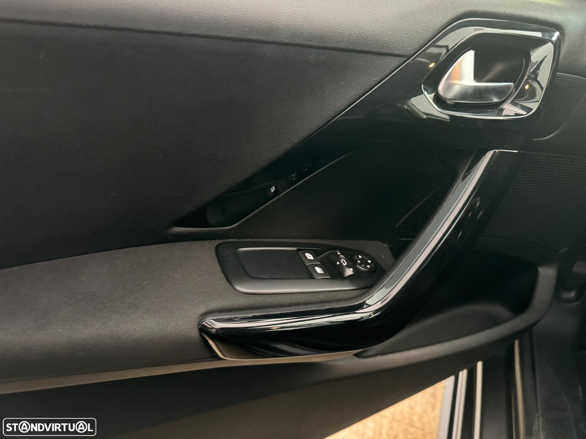 Peugeot 208 1.5 BlueHDi Signature - 23