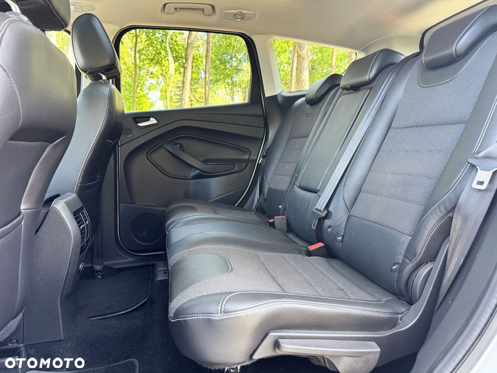 Ford Kuga 2.0 TDCi 4x4 Titanium - 32
