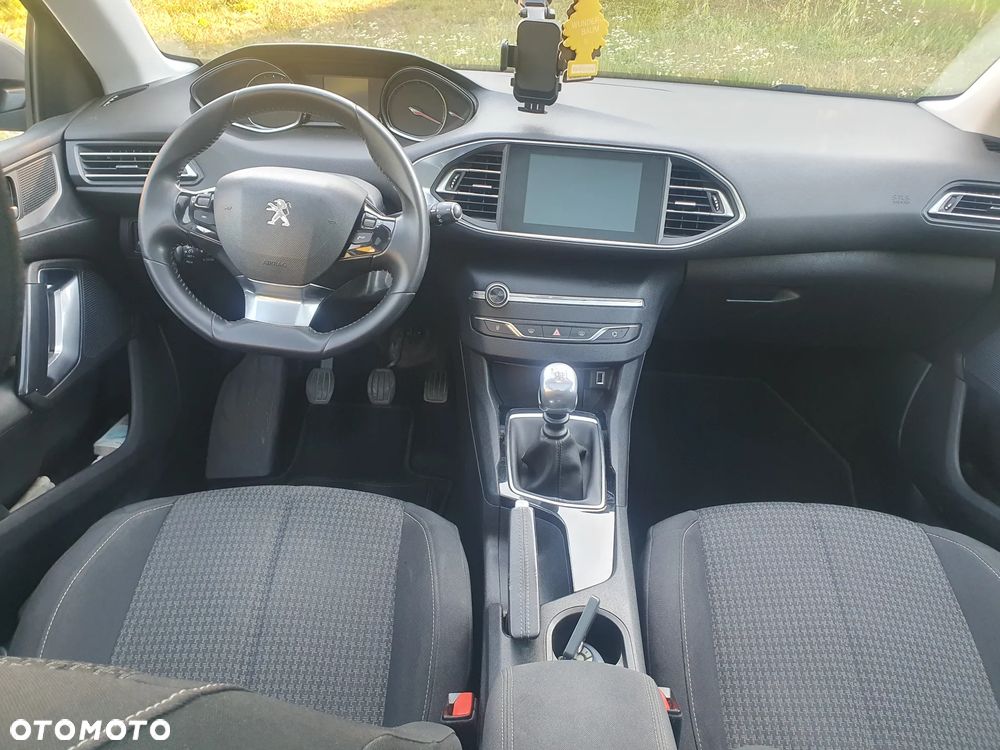 Peugeot 308 1.6 BlueHDi Allure S&S - 5