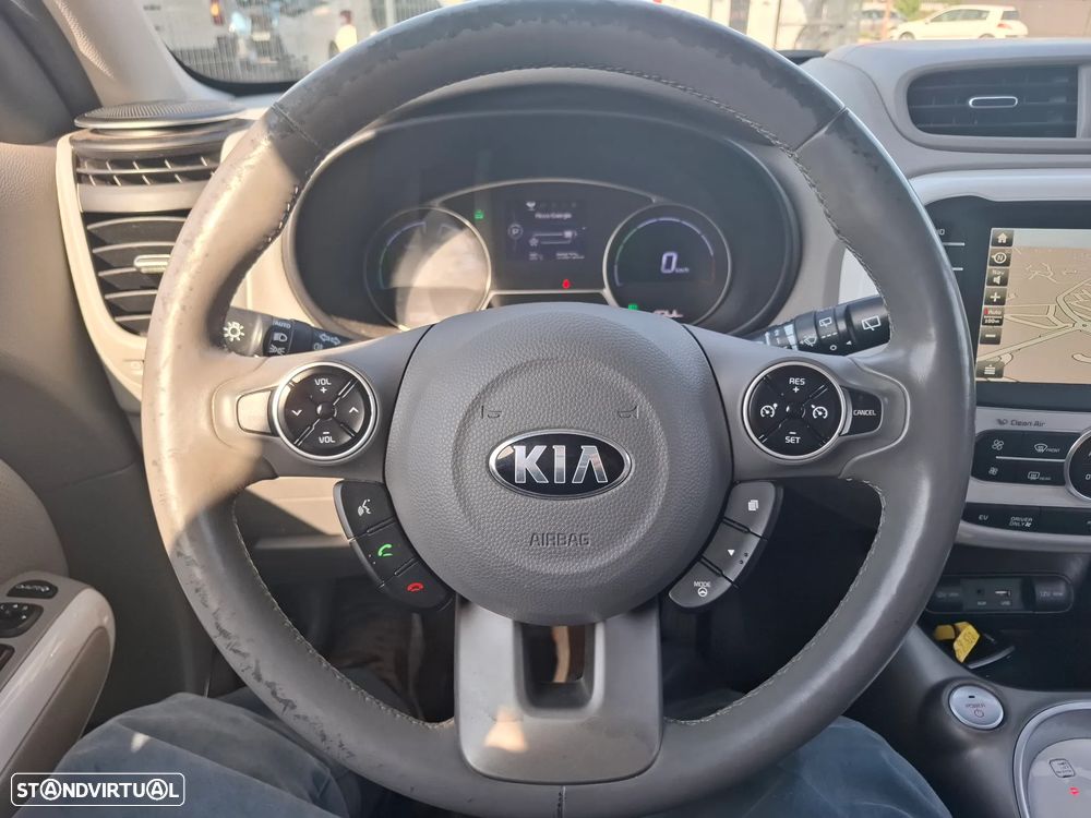 Kia e-Soul EV Play - 15