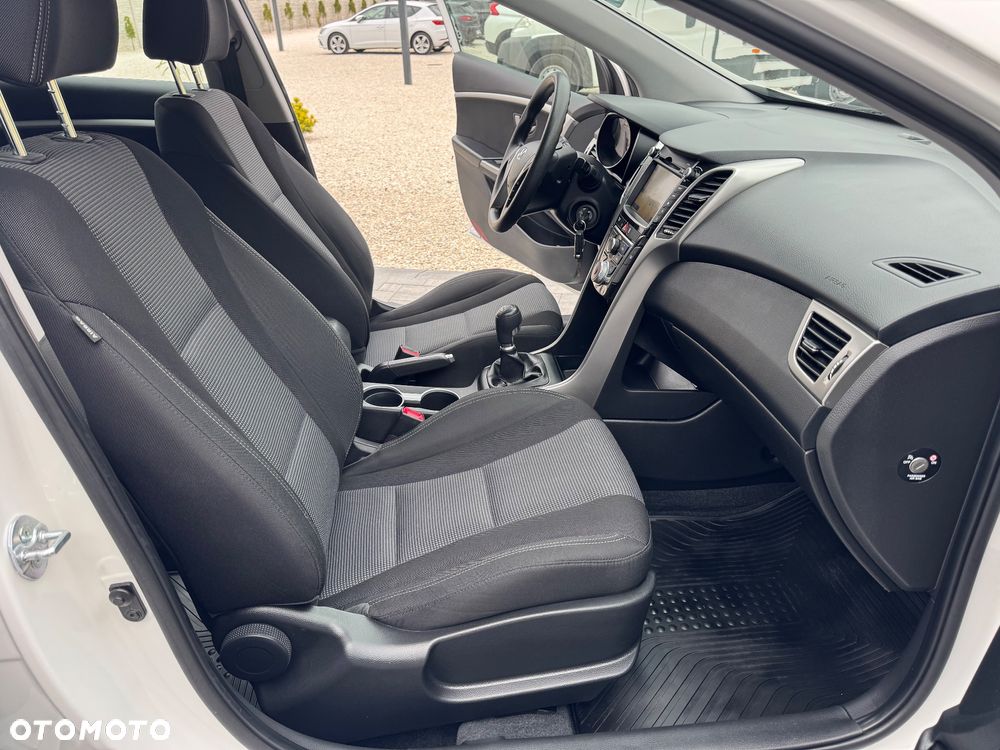 Hyundai i30 1.4 Fifa World Cup Edition - 32