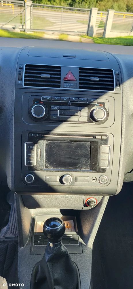 Volkswagen Touran - 14