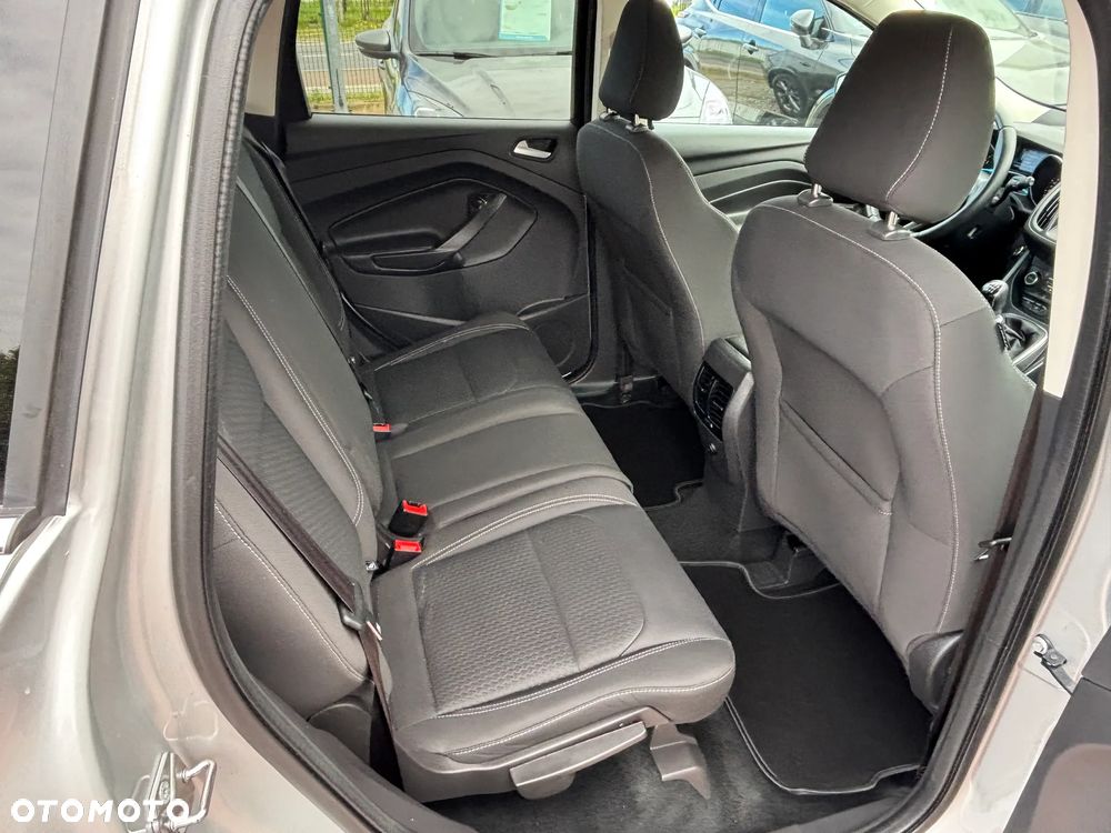Ford Kuga - 12