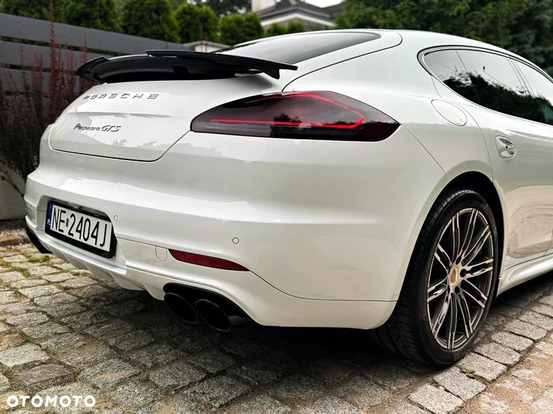Porsche Panamera GTS PDK - 33