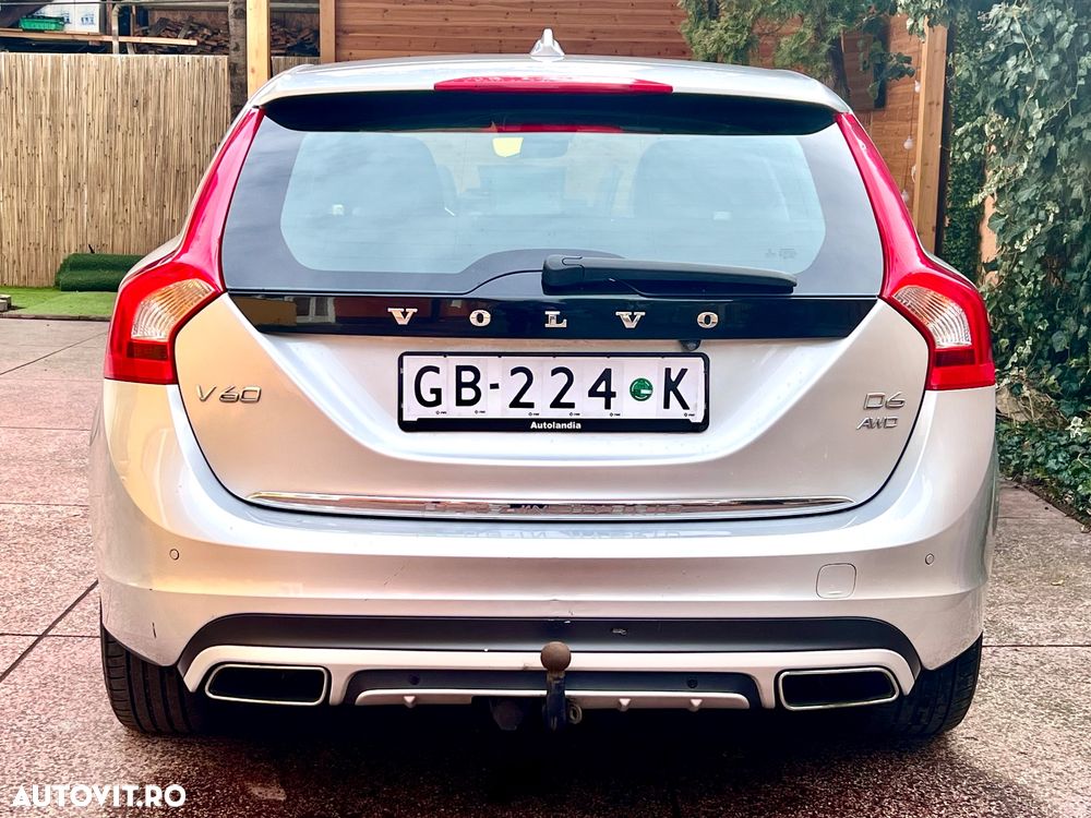 Volvo V60 D6 Plug-In-Hybrid AWD Geartronic Momentum - 6
