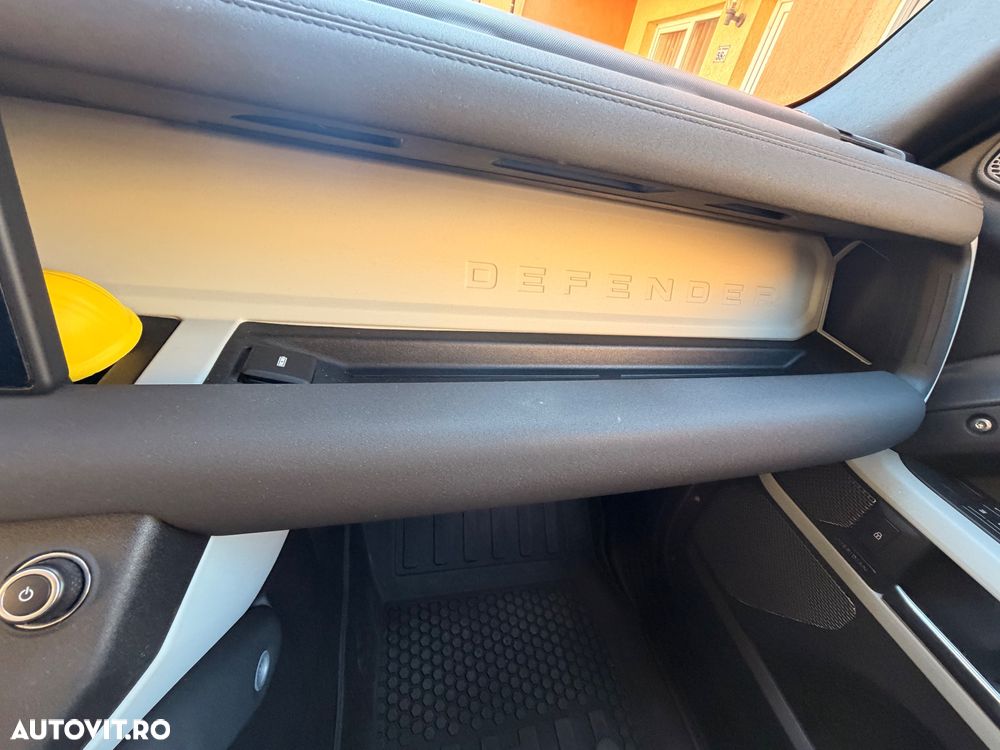 Land Rover Defender 110 3.0 P400 MHEV - 8