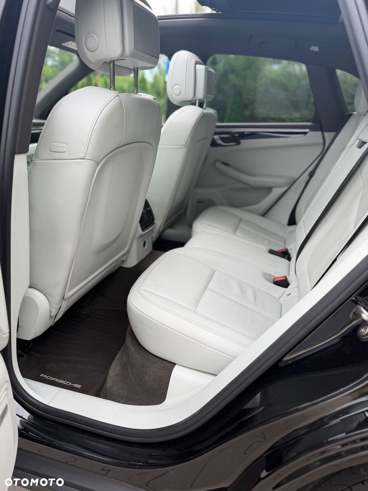 Porsche Macan - 35