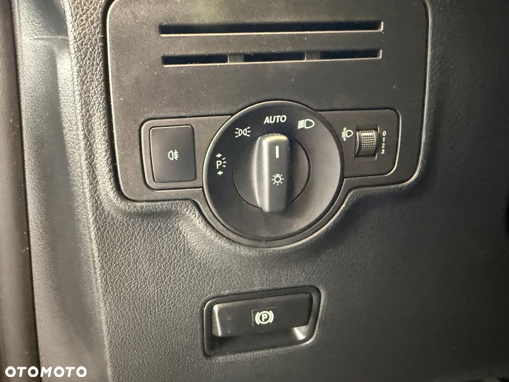 Mercedes-Benz Vito - 17