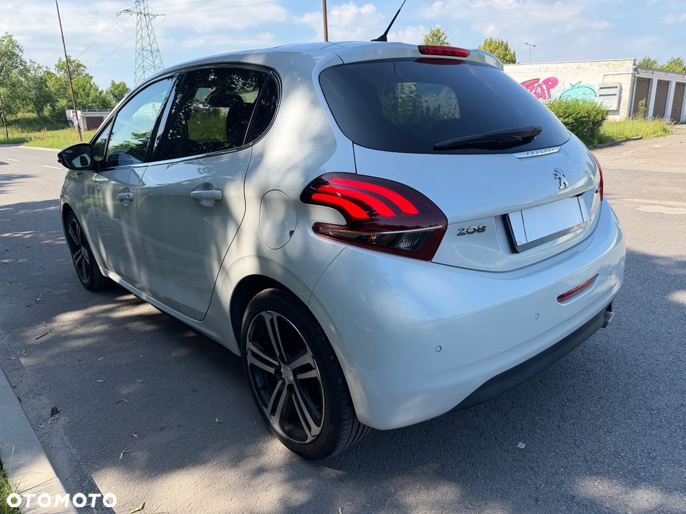 Peugeot 208 - 16