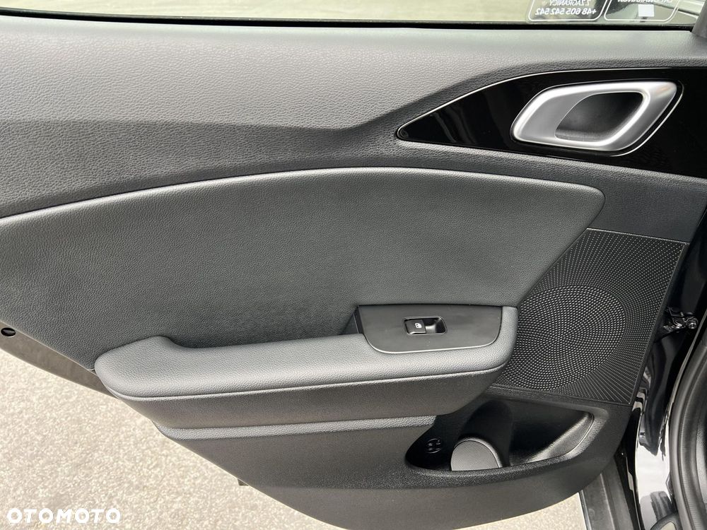 Kia XCeed - 16