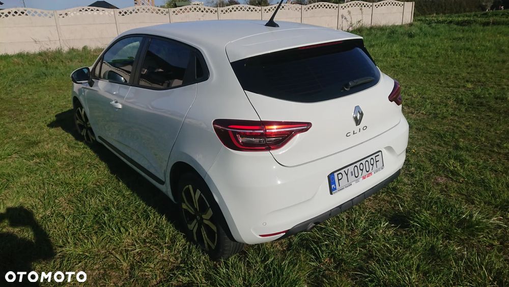 Renault Clio - 26