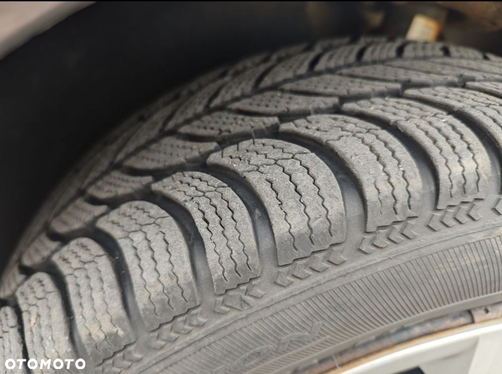 Volkswagen Touran 2.0 TDI Highline - 29