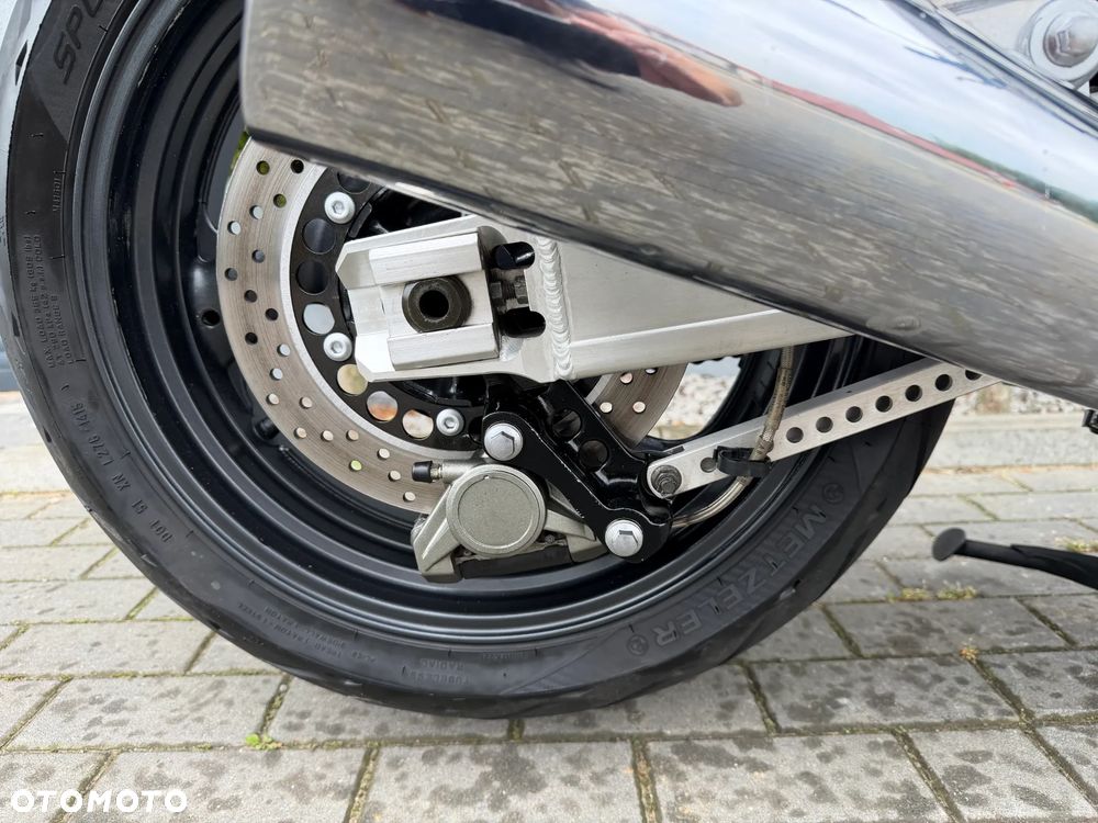 Yamaha XJR - 25