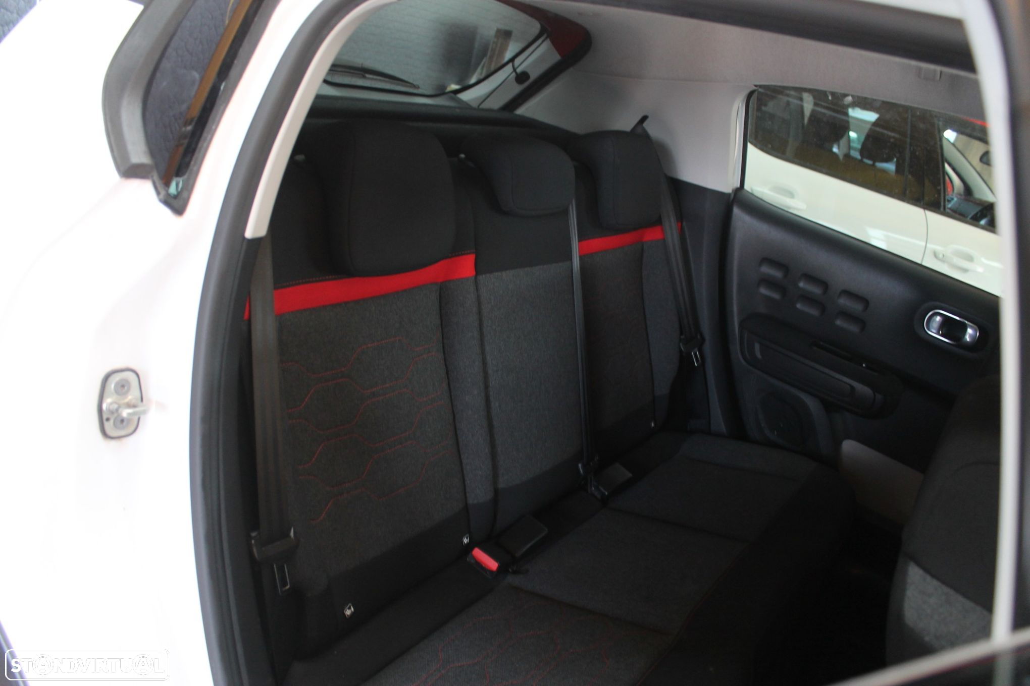 Citroën C3 1.2 PureTech Shine - 31