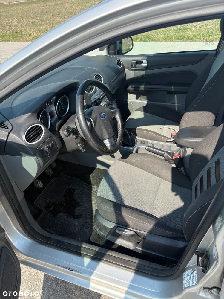 Ford Focus 1.6 Ambiente - 7