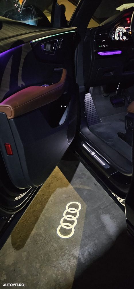 Audi Q8 55 TFSIe quattro tiptronic - 28