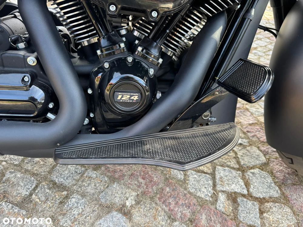 Harley-Davidson Touring Road Glide - 14