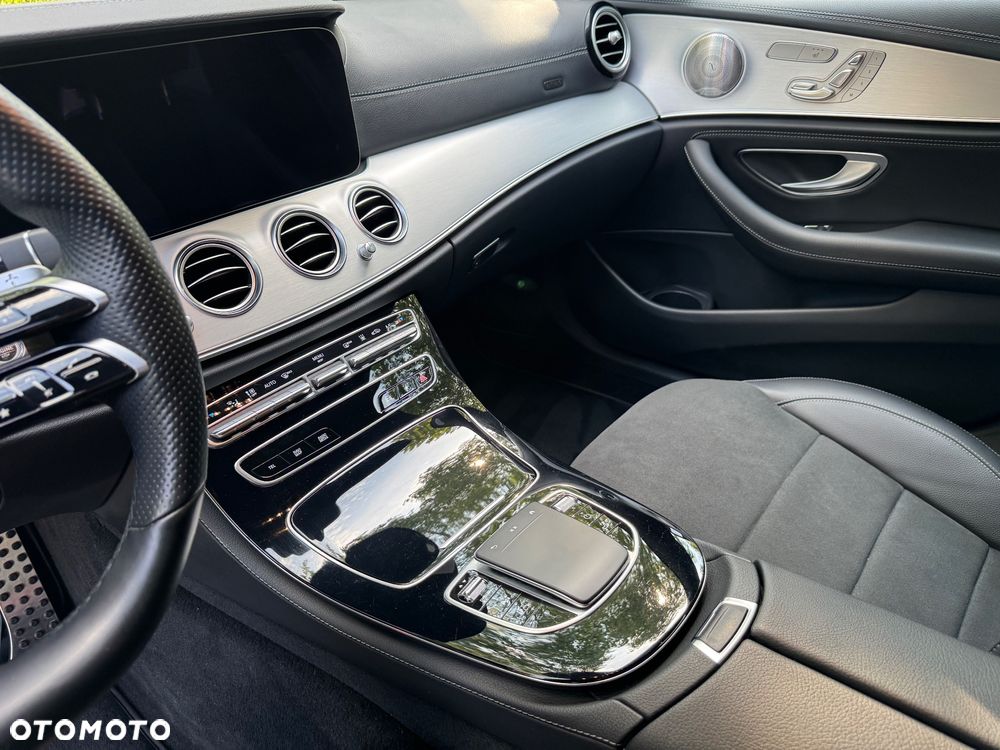 Mercedes-Benz Klasa E 300 de PHEV 4-Matic AMG 9G-Tronic - 23
