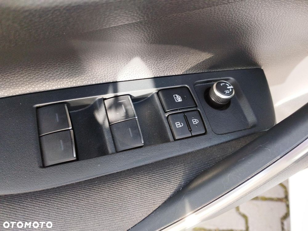 Toyota Corolla - 22