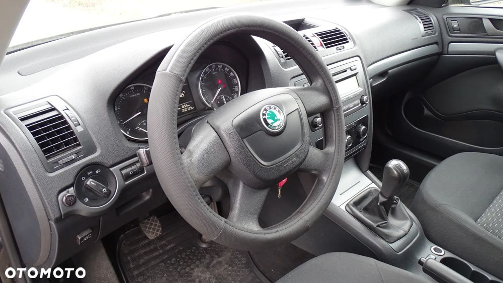 Skoda Octavia 1.6 Active - 10