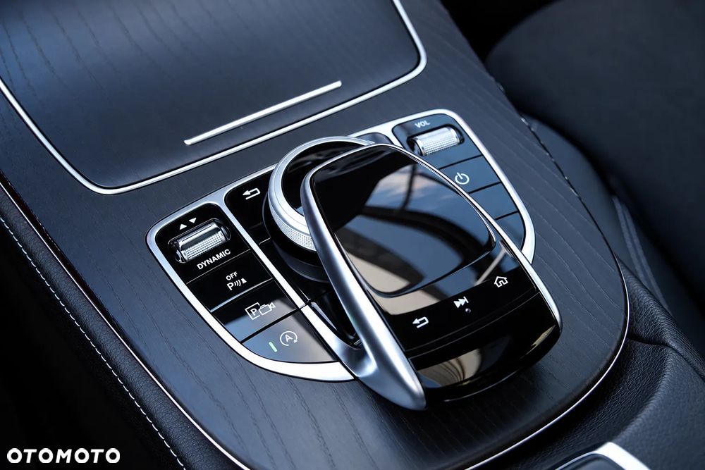Mercedes-Benz Klasa E 220 d 4-Matic AMG - 31