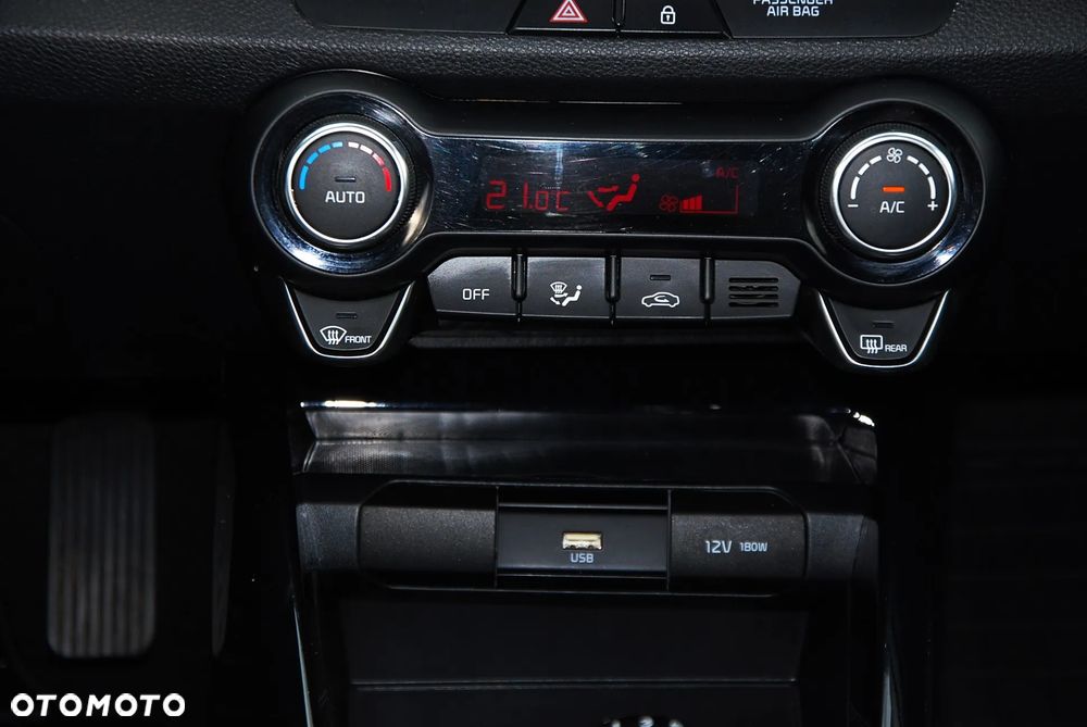 Kia Stonic 1.2 L - 34
