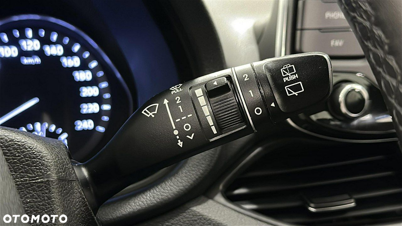 Hyundai i30 1.5 DPI Classic + - 23