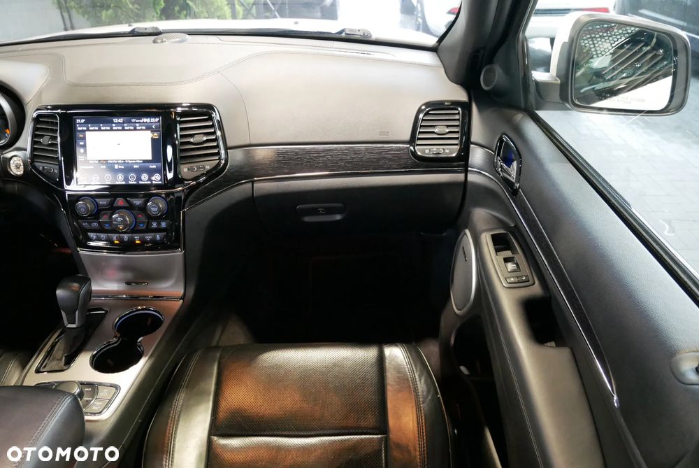 Jeep Grand Cherokee - 17
