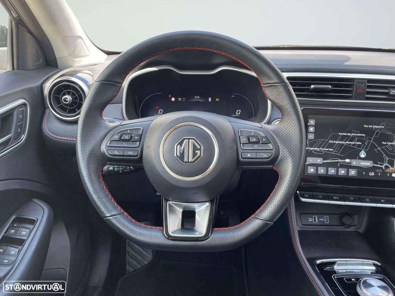 MG ZS EV 72.6 kWh Luxury OBC 11 kW - 12