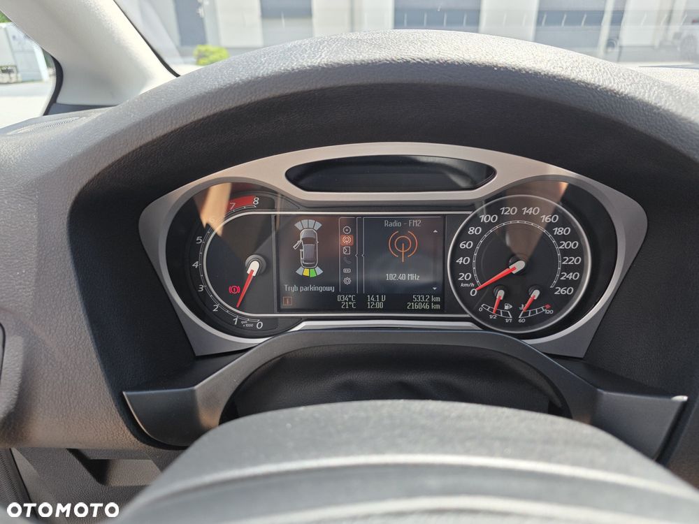 Ford S-Max - 11