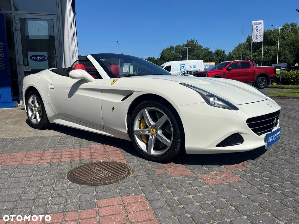 Ferrari California T - 10