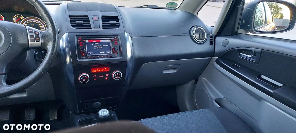 Suzuki SX4 2.0 DDiS 4x4 Style - 36