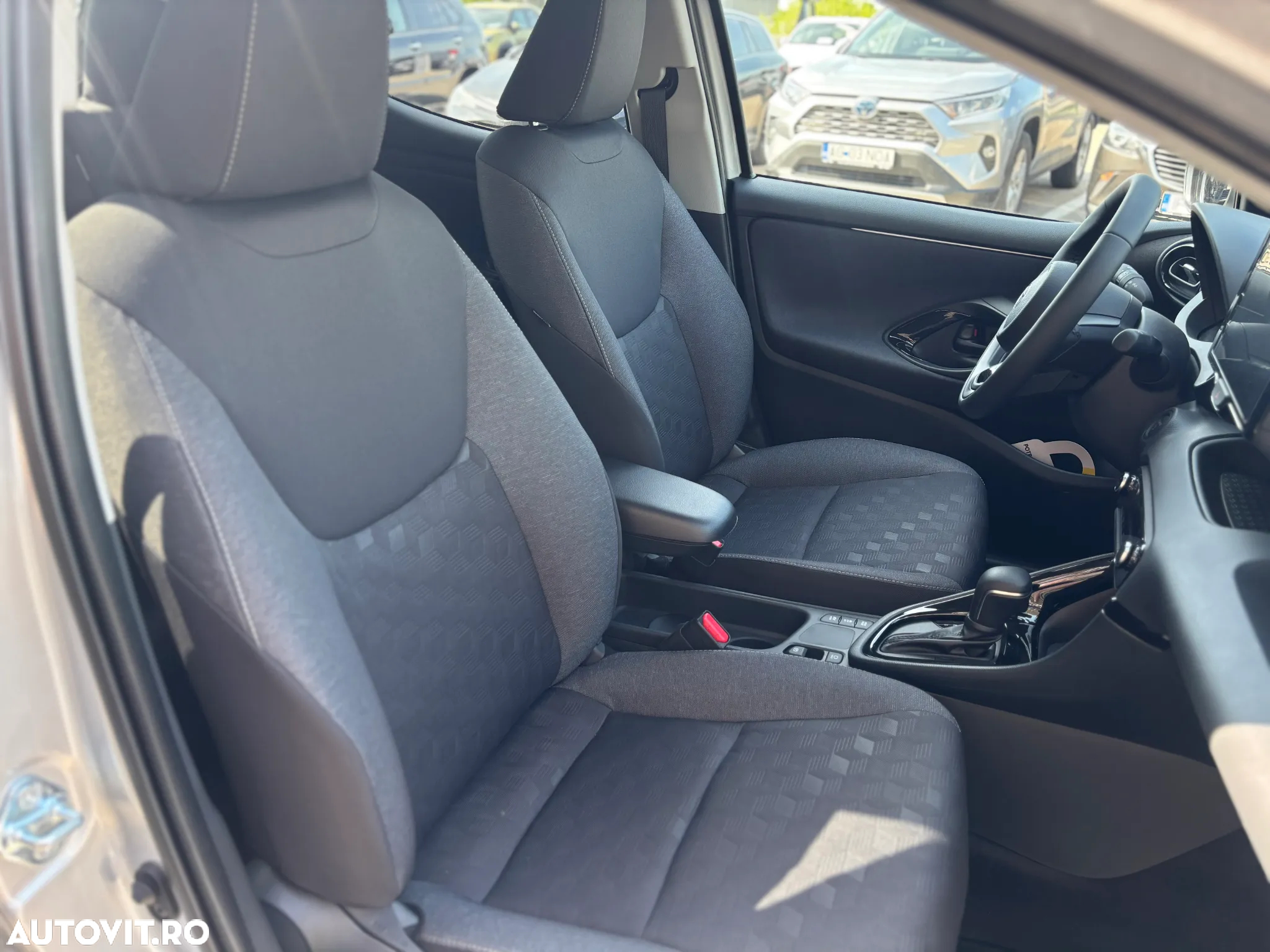 Toyota Yaris 1.5 VVT-i HSD Dynamic - 13