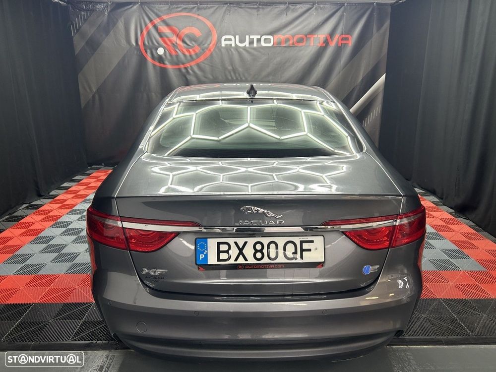 Jaguar XF 2.0 D Prestige Aut. - 6