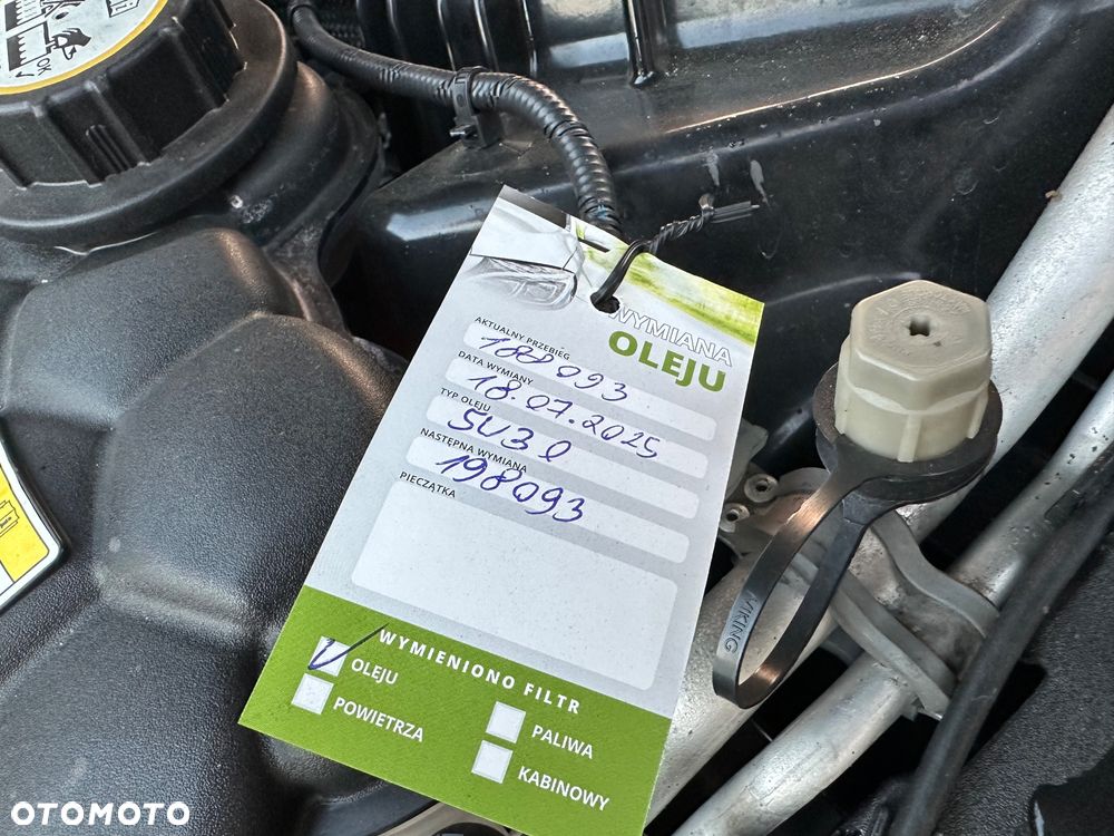 Jaguar XE 2.0 D R-Sport - 33