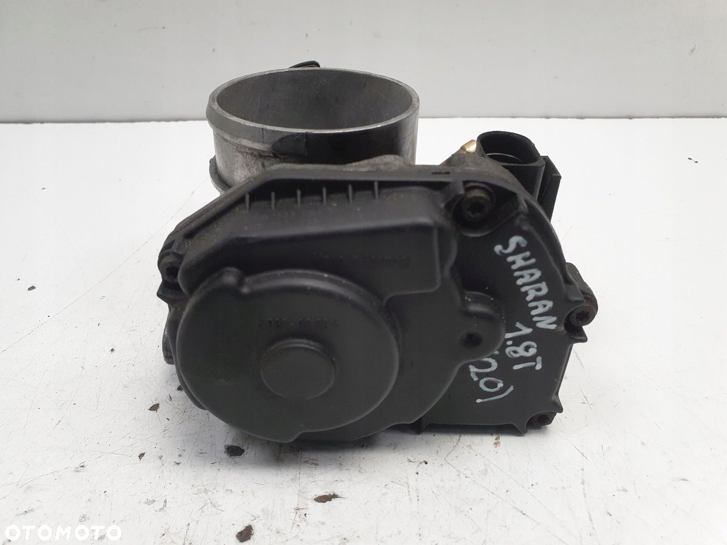 VW Sharan 1.8 T turbo PRZEPUSTNICA 06A133064P - 1