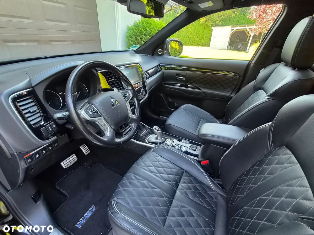 Mitsubishi Outlander - 23