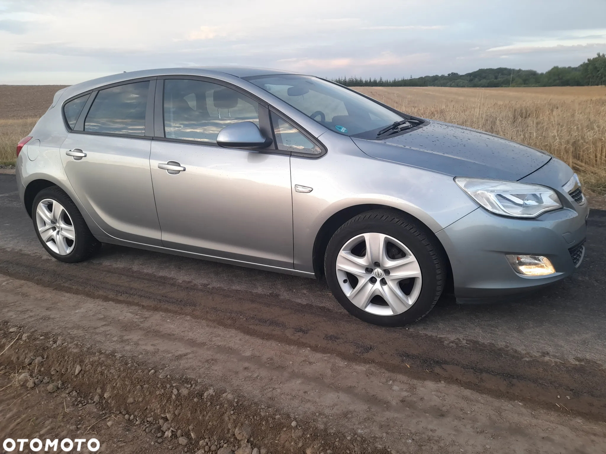 Opel Astra IV 1.4 T Cosmo - 4