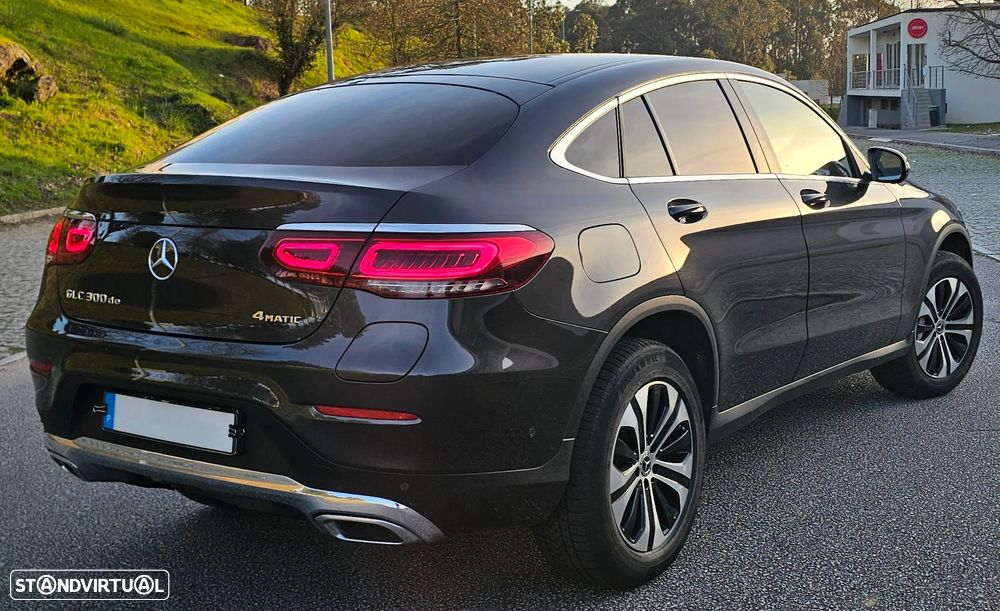Mercedes-Benz GLC 300 de Coupe 4Matic 9G-TRONIC - 4