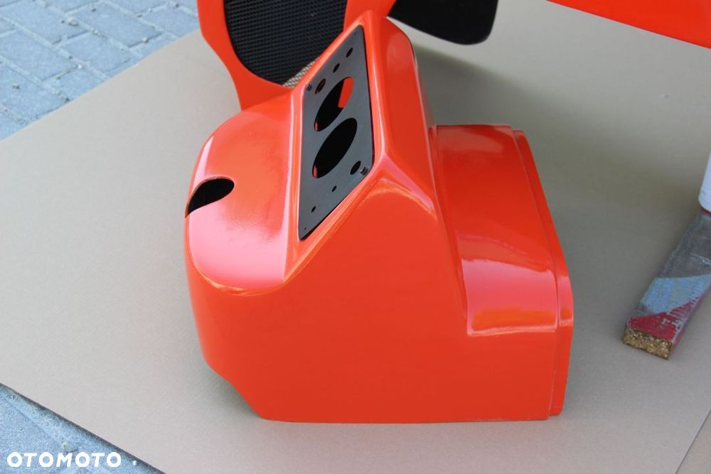 Maska URSUS C 330 C- 330 tworzywo Nowość fabryczna HIT - 2