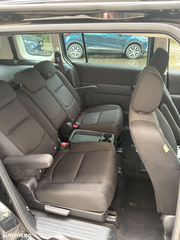 Mazda 5 - 6