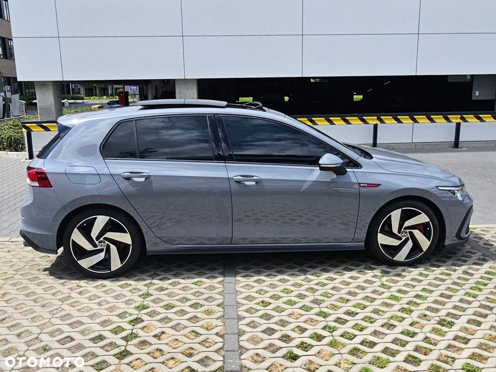 Volkswagen Golf - 5
