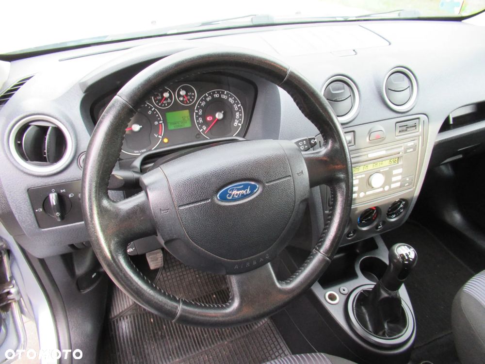 Ford Fusion 1.4 + - 17
