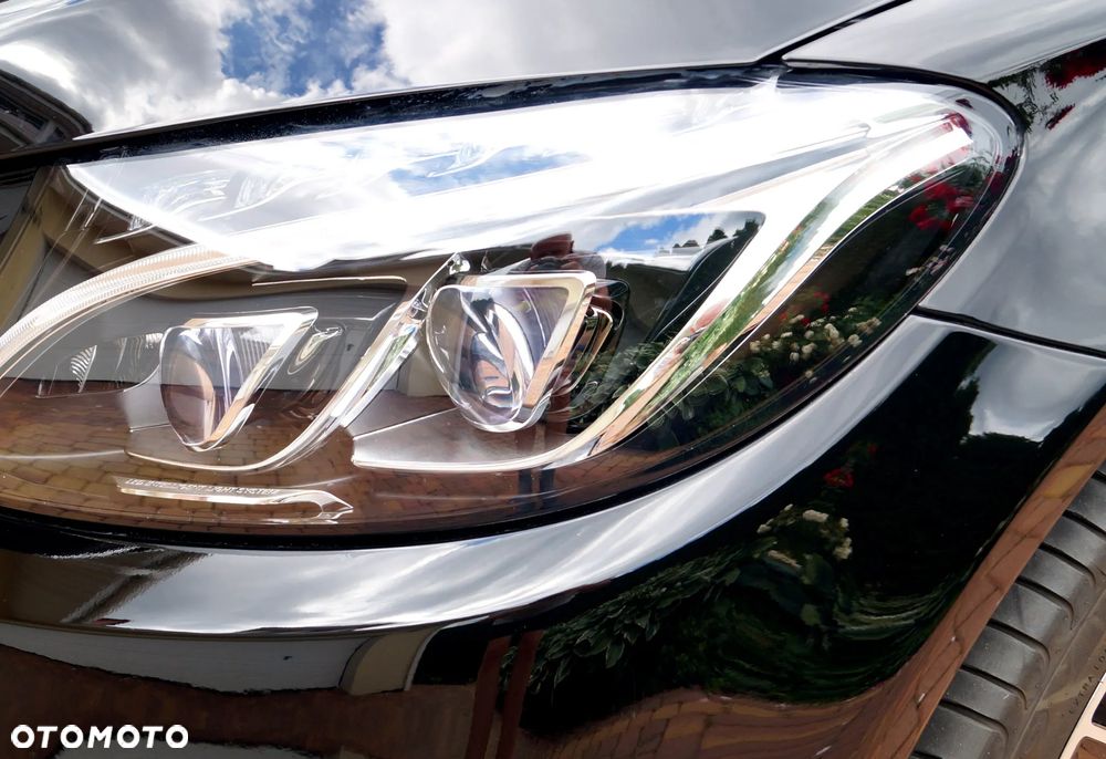 Mercedes-Benz Klasa C 250 d 4Matic 9G-TRONIC AMG Line - 19