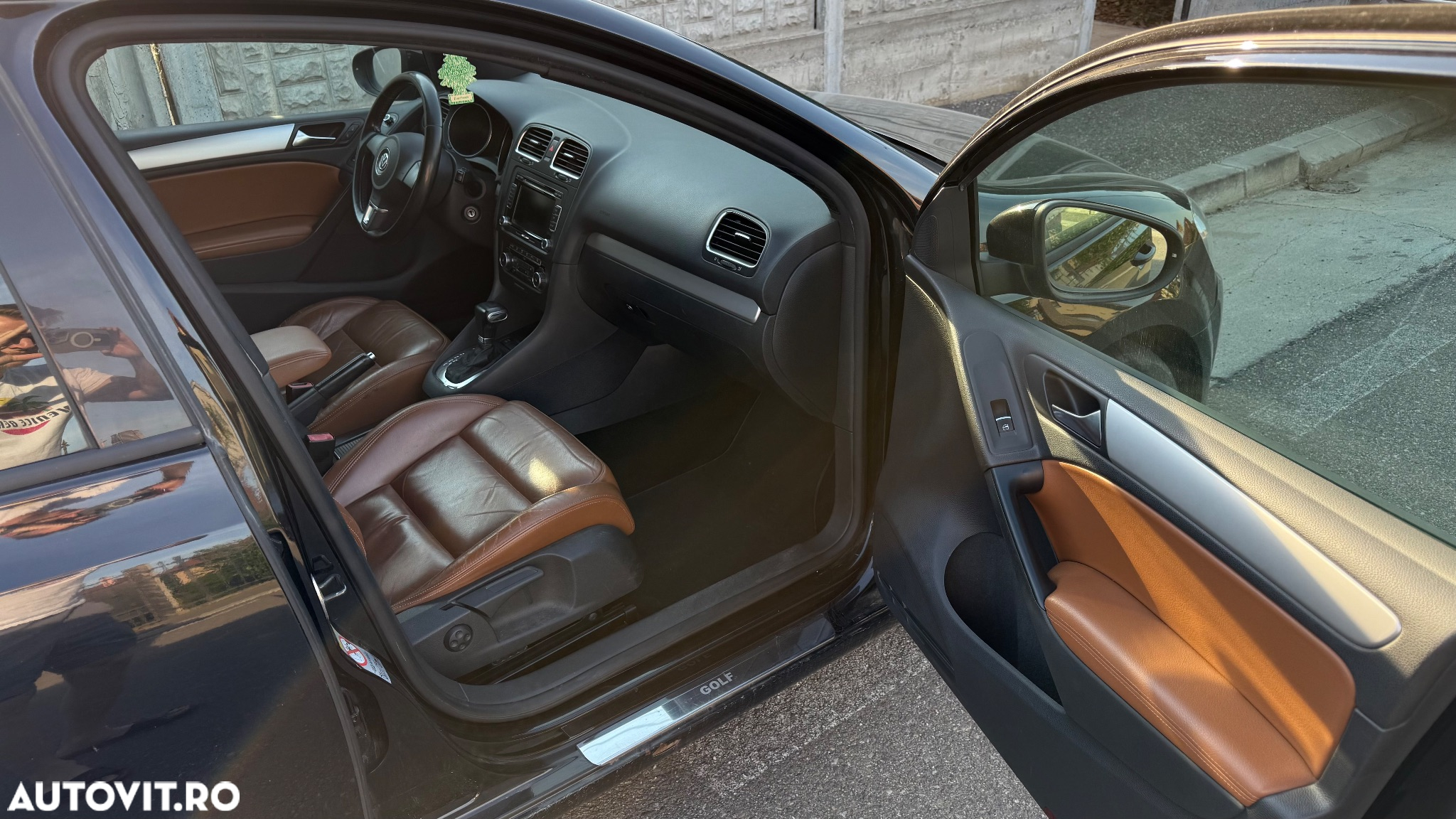 Volkswagen Golf - 6
