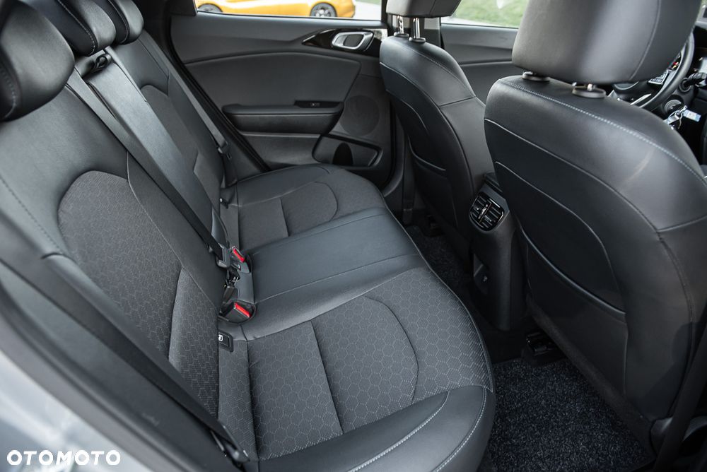 Kia XCeed 1.6 CRDi DCT7 SPIRIT - 29